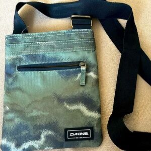 Brand new DaKine cross body